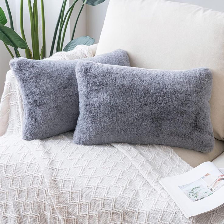Plush pillow