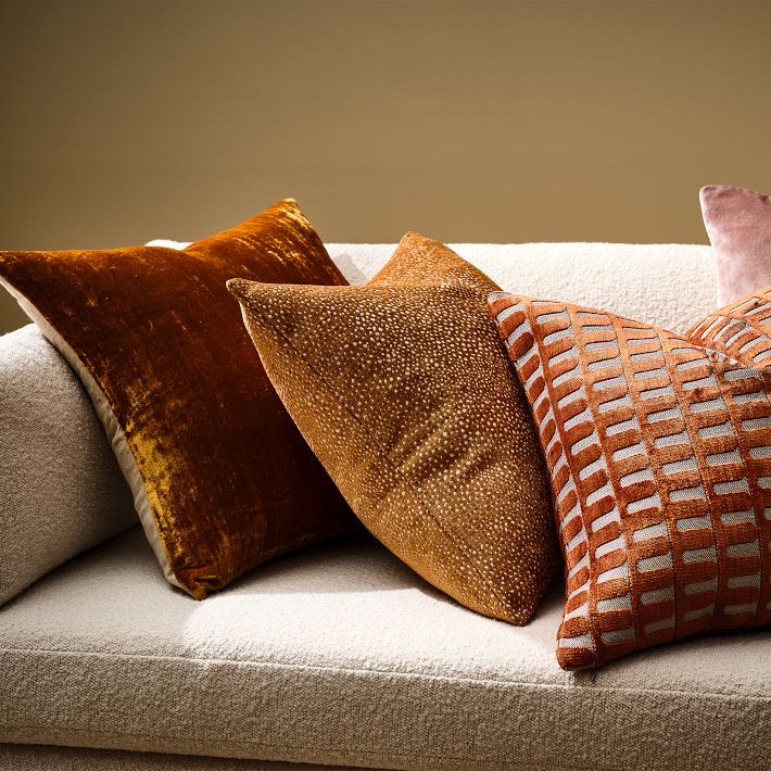 throw pillow