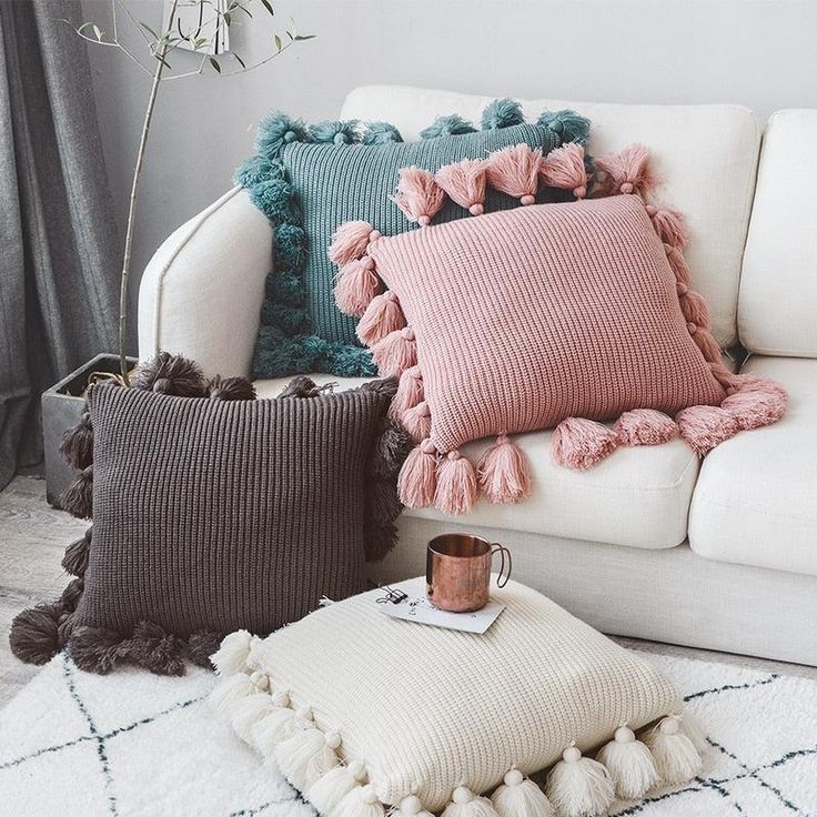 yarn back pillow