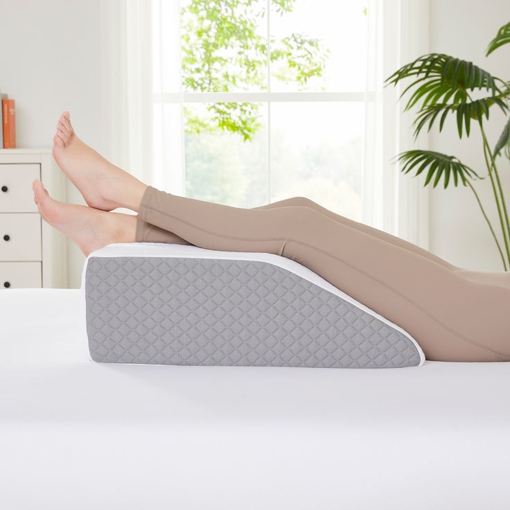 how to use a wedge pillow