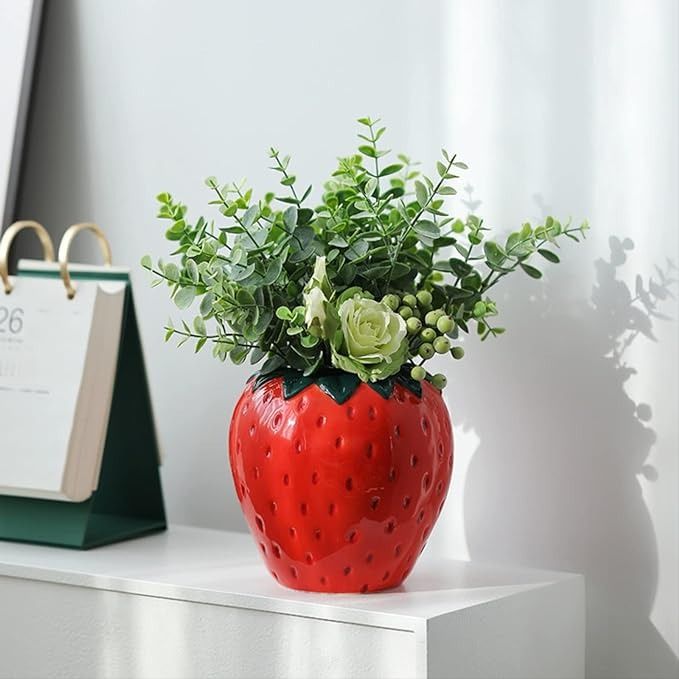 Strawberry-shaped vase