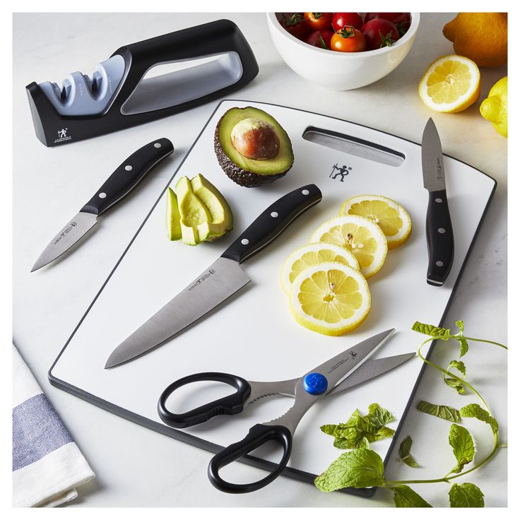 kitchen knives