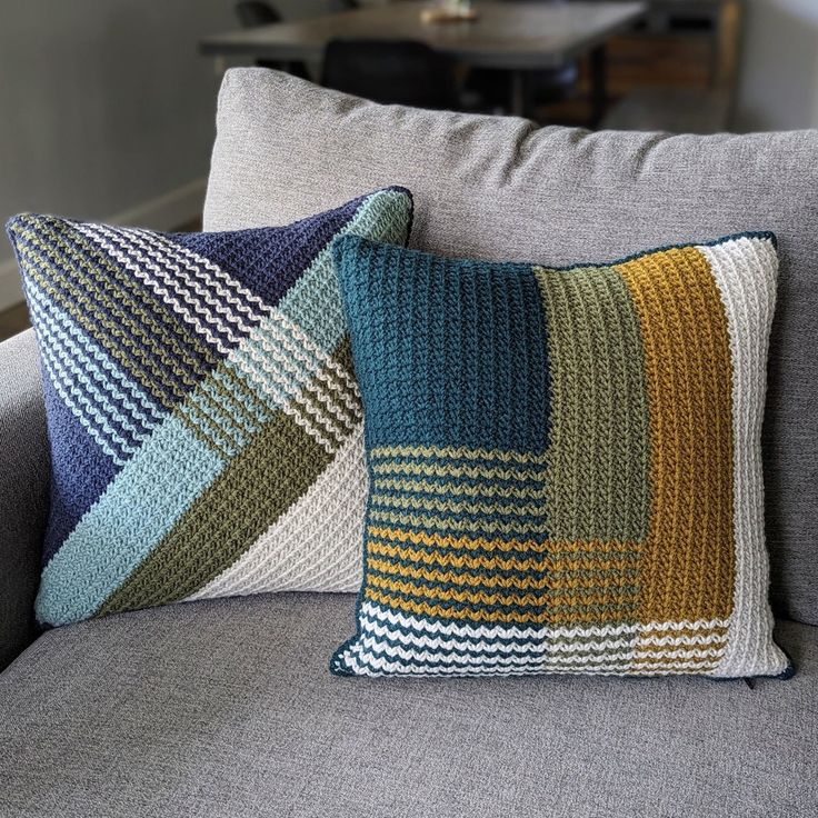 throw pillow